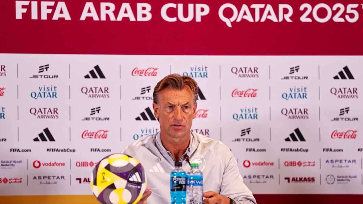 لدي عقد وسأكمل مهمتي.. رينارد يرد على تقارير إقالته من تدريب منتخب السعودية 