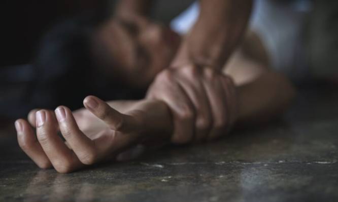 وفق المعطيات المتداولة، فقد انتقلت عناصر الشرطة القضائية والعلمية إلى عين المكان فور إخطارها، حيث باشرت معايناتها الميدانية وجمعت الأدلة والقرائن المحتملة 