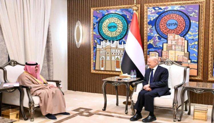 جدد رئيس مجلس القيادة، الدكتور رشاد العليمي التزام المجلس، بحل القضية الجنوبية، وفق ما نصت عليه مخرجات مشاورات الرياض وكافة المرجعيات الضامنة، كقضية وطنية عادلة، تضمن تحقيق كافة التطلعات المشروعة، وفقا للإرادة الشعبية. #اليمن 