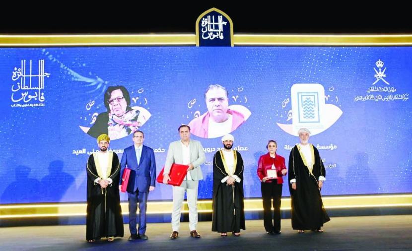 عاجل بتكليفٍ سامٍ.. المعمري يسلم الفائزين جائزة السُّلطان قابوس للثقافة والفنون والآداب 