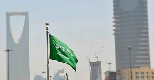 السعودية تلغي الرسوم على استقدام العمالة في الشركات الصناعية لتخفيض الكلفة وزيادة التنافسية #صحيفة_البلاد 