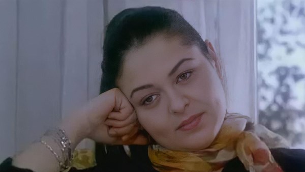 عاجل .. أحد جيران الفنانة نيفين مندور: الراحلة مقدرتش تنقذ نفسها من الحريق لهذا السبب 