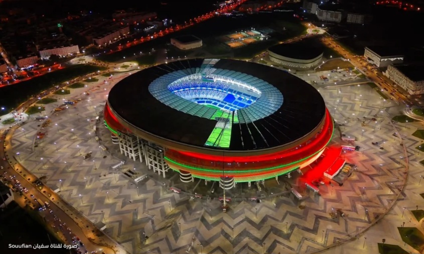ومن "عاصمة الأنوار" الرباط إلى "عروس الشمال" طنجة، تقدم الملاعب المغربية مفهوماً جديداً للمرافق الرياضية التي تتجاوز وظيفتها التقليدية لتصبح صروحاً حضارية متكاملة 