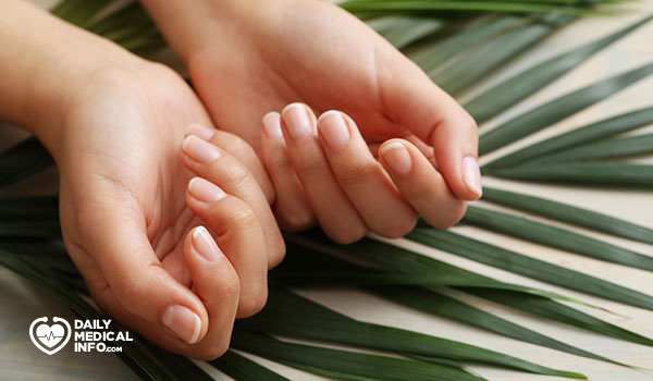 تقوية الأظافر بطرق مختلفة والفيتامين الأنسب لها، تعرفوا من التالي على كيفية الحصول على أظافر صحية وقوية بطرق طبيعية. 