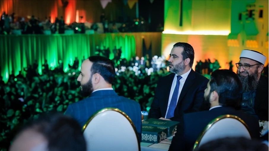 ساعة ومسدس وخاتم زواج.. تبرعات لمسؤولين سوريين بحملة "حلب ست الكل" #جريدة_الغد 