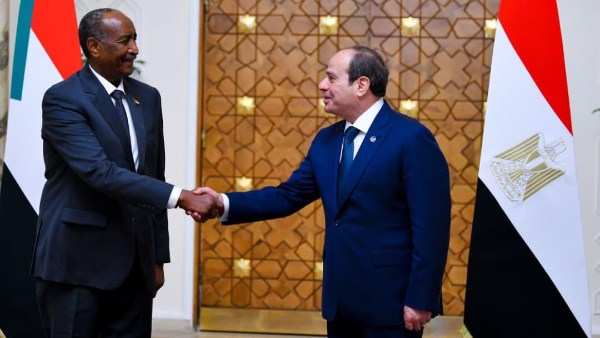 البرهان بعد عودته إلى السودان: شكرا لمصر .. و شكرا للرئيس عبد الفتاح السيسي .. #عاجل 