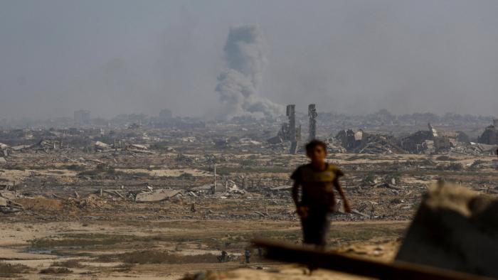 الاحتلال الإسرائيلي يشن سلسلة غارات جنوب قطاع غزة 