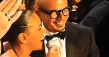 مشاهد من غناء جنا عمرو دياب والهضبة فى حفل زفاف مدير أعماله 