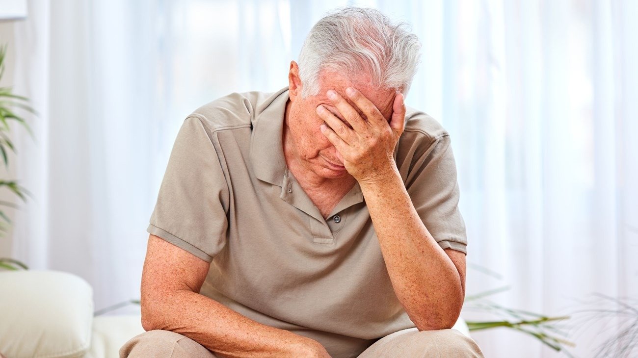 تغيّرات صغيرة في السلوك والشخصية قد تكشف عن الخرف قبل سنوات! تعرف على العلامات المبكرة 