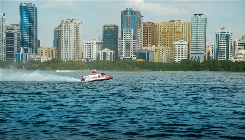 أبطال العالم في الفورمولا 1 للزوارق السريعة يتنافسون في "أسبوع الشارقة " 
