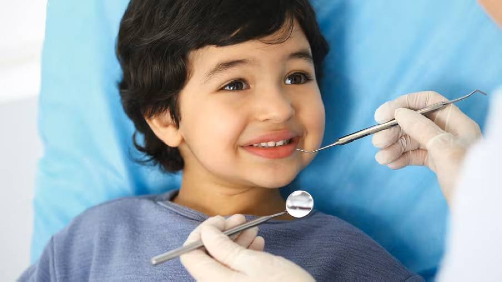 أطفال المدينة يخلعون أسنانهم 