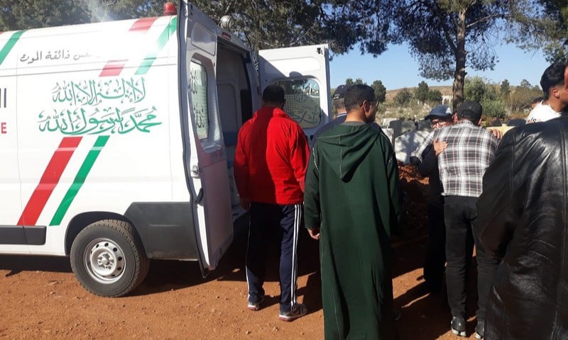 وقد كلف المدير العام للأمن الوطني ولمراقبة التراب الوطني المصالح المركزية المكلفة بتدبير الموارد البشرية بتسجيل هذه الترقية الاستثنائية إلى رتبة ضابط شرطة في السجل الوظيفي للفقيد، مع ترتيب آثارها لفائدة أسرته وذويه، كما أعطى توجيهاته 