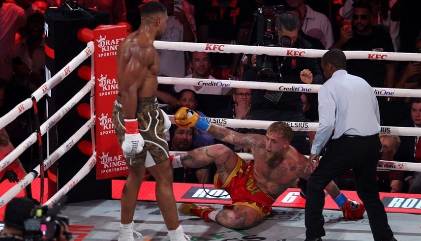 بالضربة القاضية.. جوشوا يعيد بول إلى أرض الواقع 