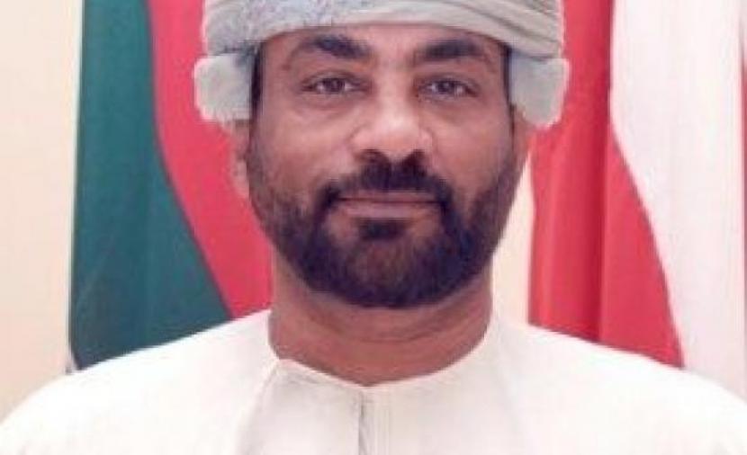 صاحب السمو السيد/ نمير بن سالم آل سعيد. أكُنت شيئًا بلا هذا الكرسي؟ 