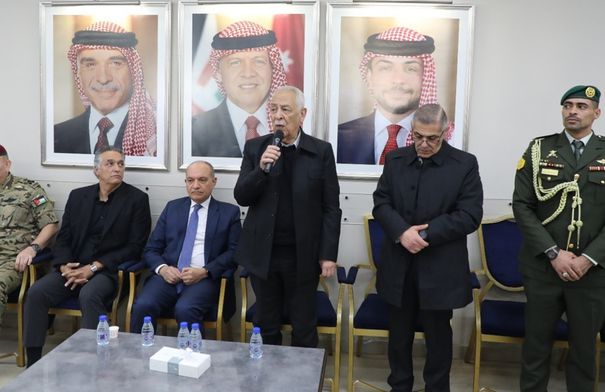 مندوبًا عن الملك وولي العهد.. العيسوي يعزي بوفاة اللواء المتقاعد محمد العضايلة 