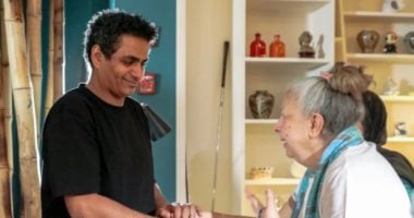 عاجل محمد صلاح العزب يكشف كواليس زيارة سمية الألفى لفيلم ابنها سفـ ـاح التجمع 