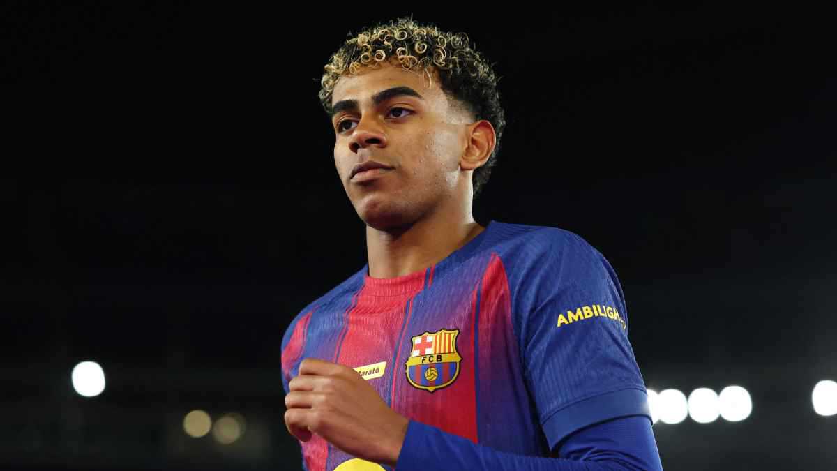 عليه البحث عن فتاة جديدة.. أغرب نصيحة يتلقاها لامين يامال 