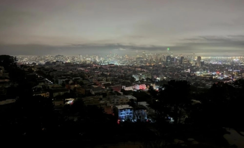 انقطاع الكهرباء عن عشرات آلاف المنازل بمدينة سان فرانسيسكو الأمريكية 