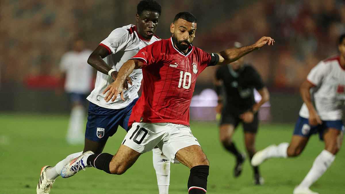 ماذا قال محمد صلاح للاعبي منتخب مصر قبل مباراة زيمبابوي؟ 