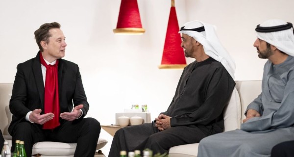 الرئيس الإماراتي يبحث مع إيلون ماسك شراكات المستقبل في التكنولوجيا المتقدمة و #الذكاء_الاصطناعي 