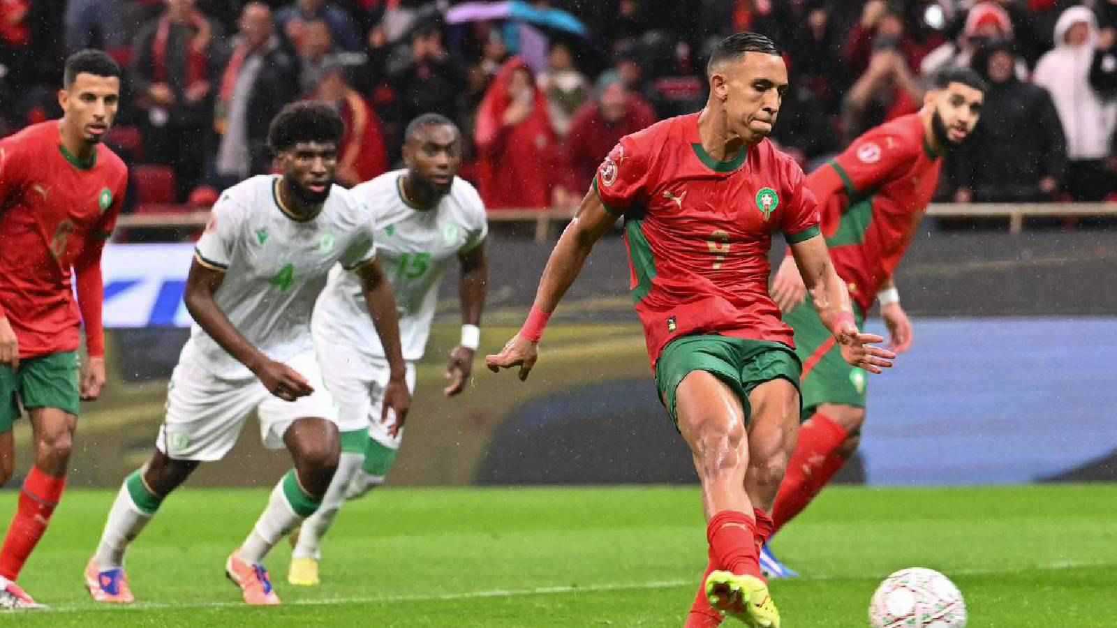 سفيان رحيمي يفتتح كأس الأمم الأفريقية 2025 بضربة جزاء ضائعة إرم نيوز التفاصيل 