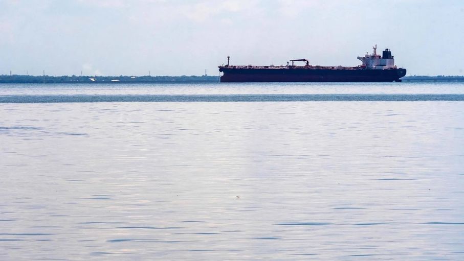 الولايات المتحدة تطارد ناقلة نفط تقترب من فنزويلا #جريدة_الغد 