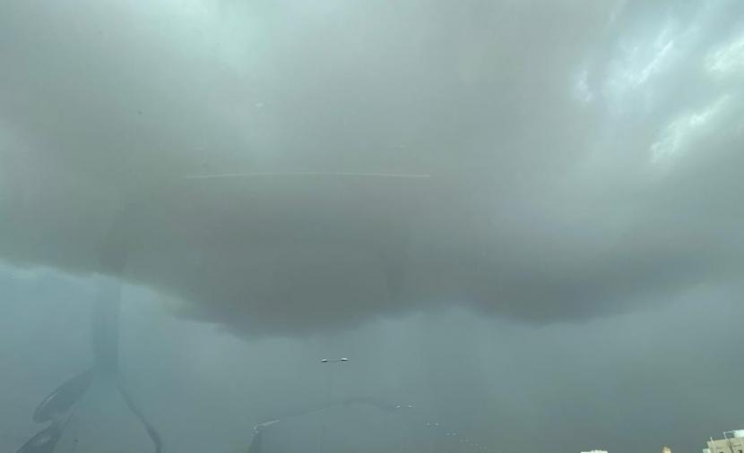 أجواء غائمة مع فرص هطول أمطار على المناطق الساحلية #عاجل 