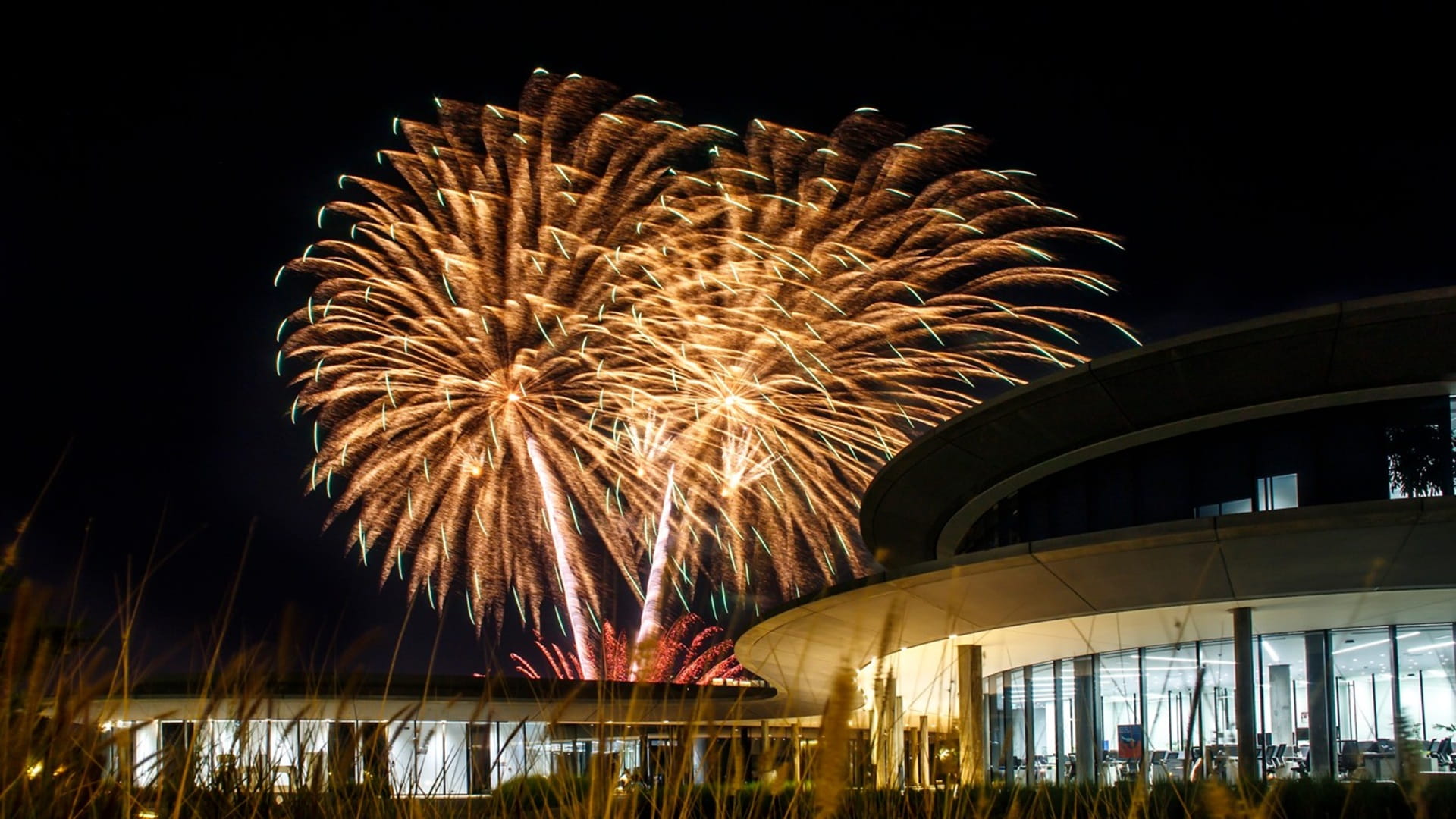 أرادَ تستقبل العام الجديد بفعاليات احتفالية مبهجة في #الشارقة 