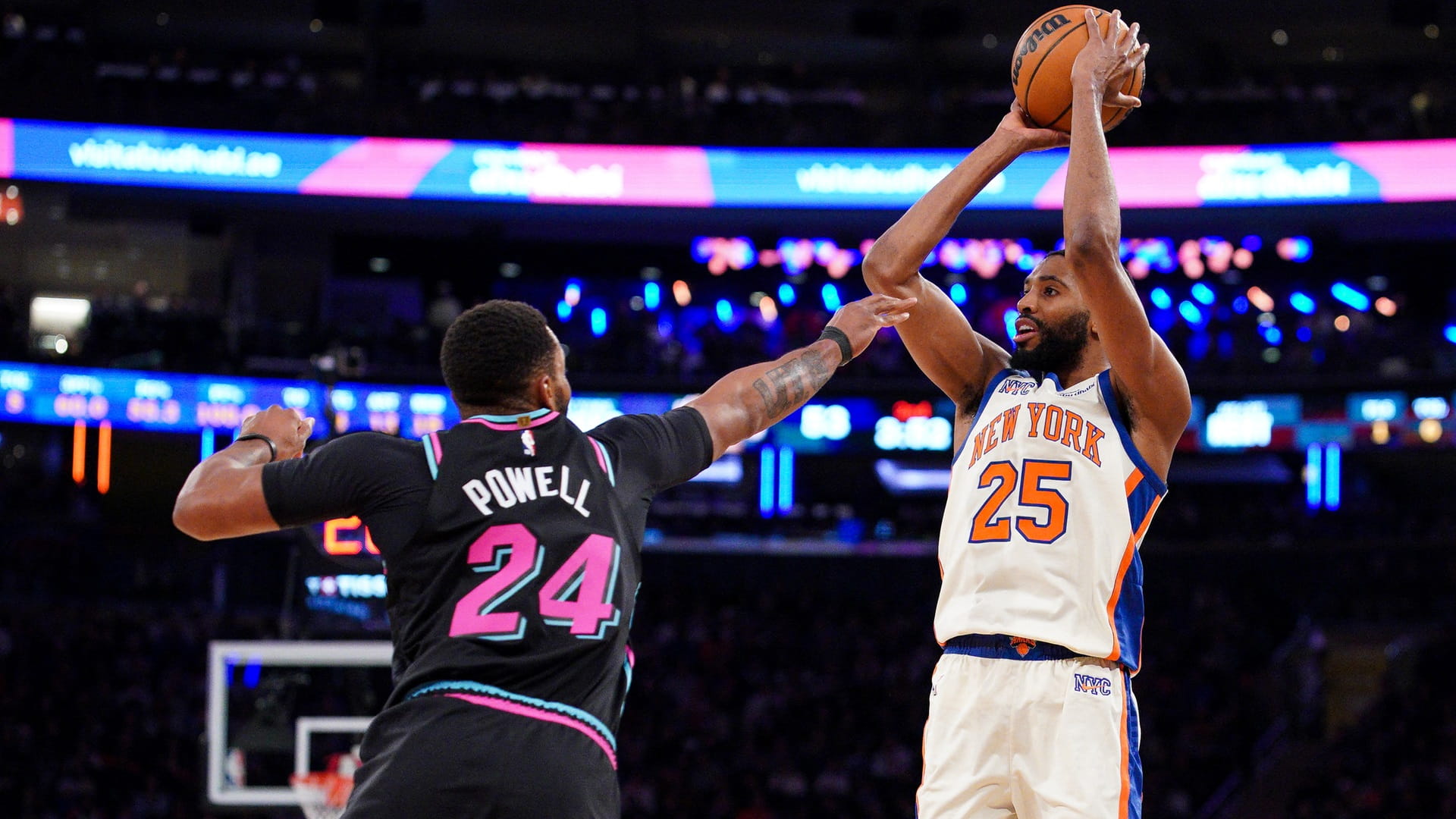 نيويورك نيكس يتخطى ميامي هيت في #دوري_السلة_الأميركي 