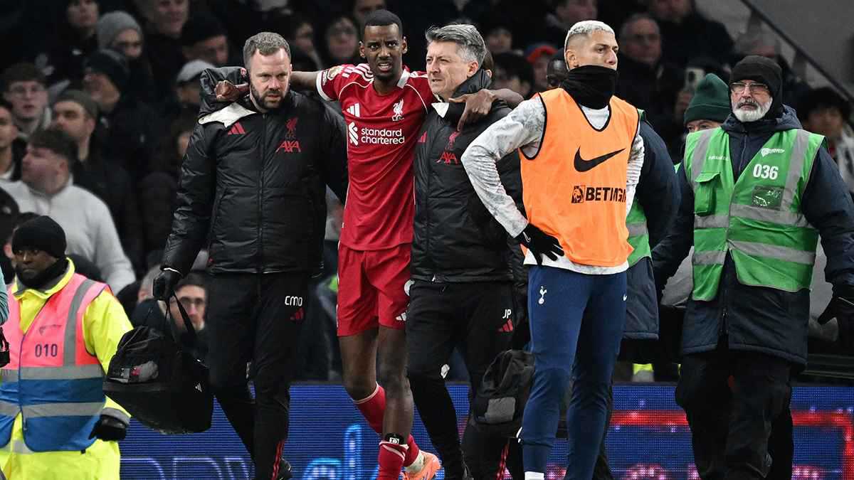 رسميا: الكشف عن مدة غياب ألكسندر إيزاك 