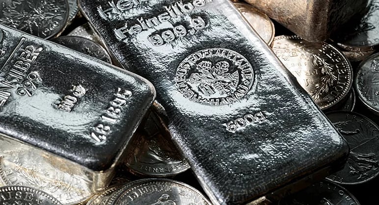 الفضة تلامس 70 دولارًا للأوقية وتسجل قفزة سنوية بـ141%. أفضل أداء بين المعادن النفيسة. الطلب الهيكلي يدعم آفاق النمو طويل الأجل 