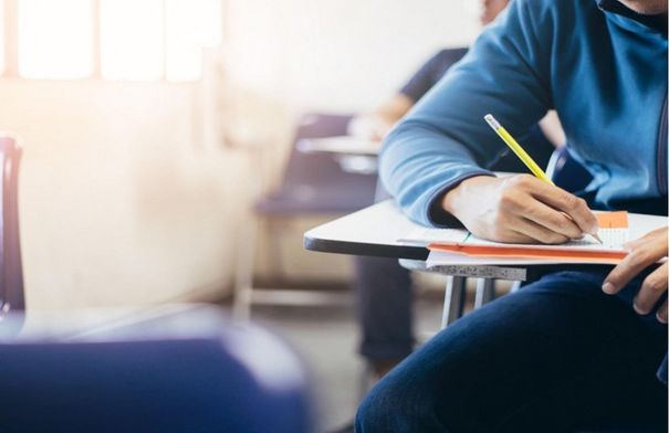 عاجل هيئة الإعلام تمنع التصوير الإعلامي أثناء امتحانات التوجيهي دون تصريح #الاردن 