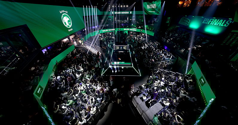 الاتحاد السعودي للرياضات الإلكترونية يختتم نهائيات FIFAe 25 للمنتخبات في SEF Arena. 10 أيام منافسات عالمية بالرياض. مشاركة منتخبات النخبة في 3 بطولات. فرنسا وبولندا وتايلند أبطال FIFAe. أخضر Rocket League وصيفًا. حضور قيادات FIFA 