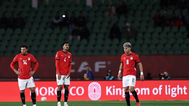 التغيير الذي أجراه حسام حسن في مباراة مصر وزيمبابوي، بإخراج إمام عاشور بعد 30 دقيقة فقط، أثار الشارع الرياضي المصري وذكَّر الكثيرين بحادثتين شهيرتين.. التفاصيل كاملة تجدونها في هذا الرابط 