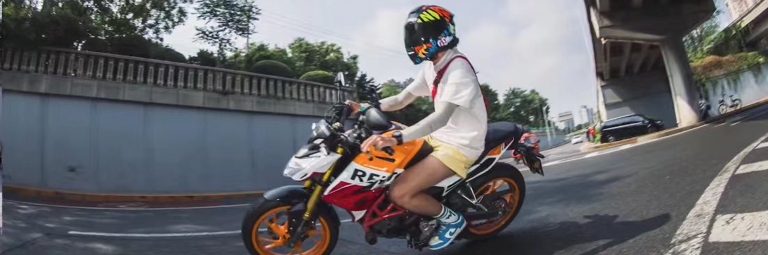 Russ_Wall.bit banner