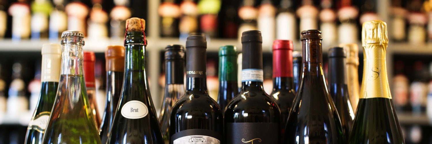 dry dock wine+spirits banner