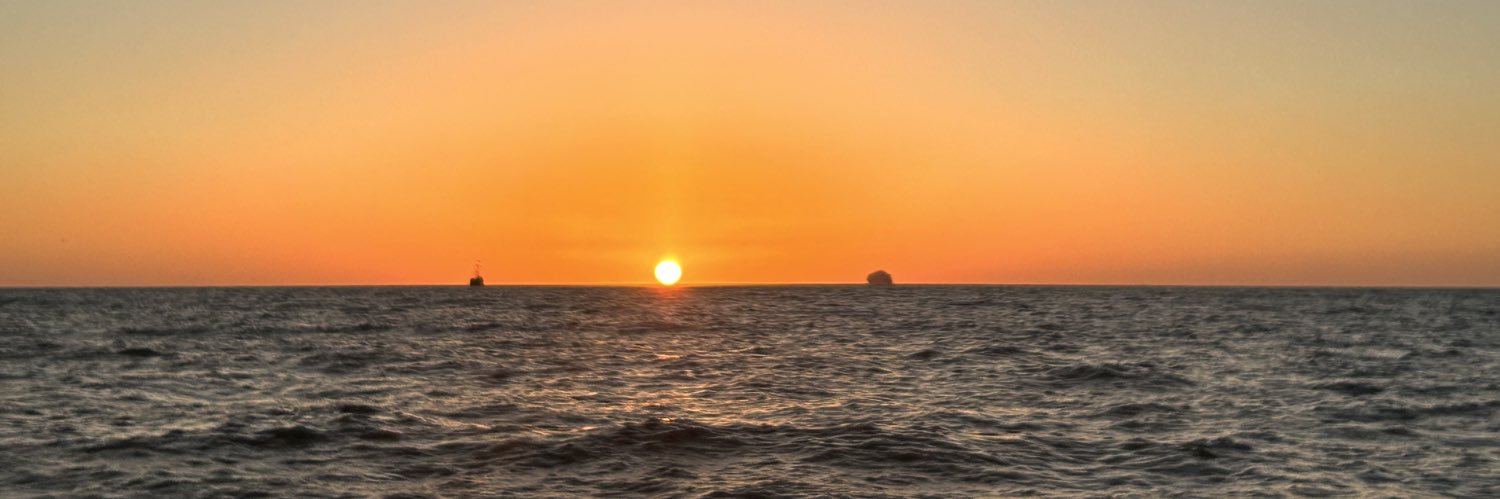 LuisConBe's profile banner image