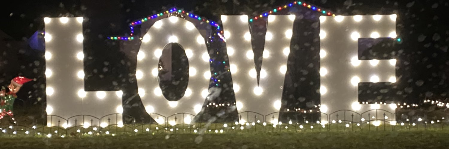 lisvil1012's profile banner image