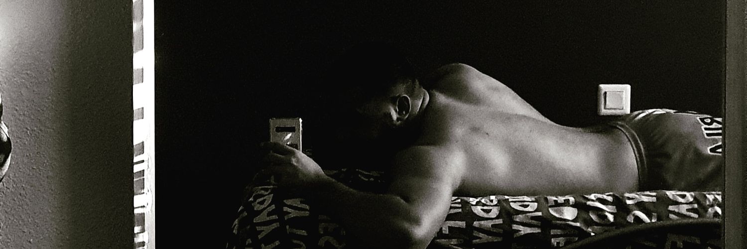 izancrz's profile banner image