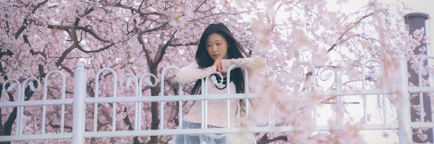 savvi 🌸 banner