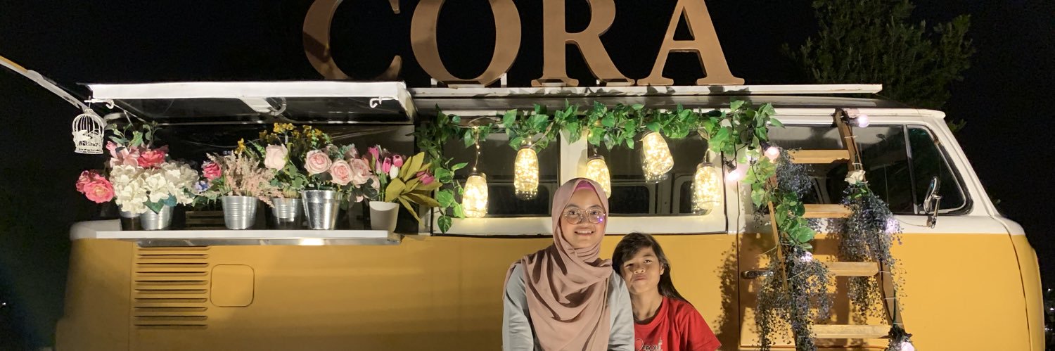 husna_aizize's profile banner image