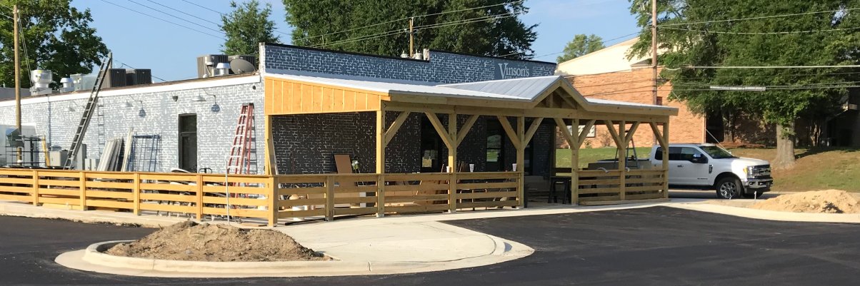 Vinson's Pub + Eatery banner