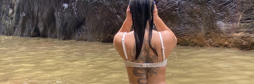 _Emilly23's profile banner image