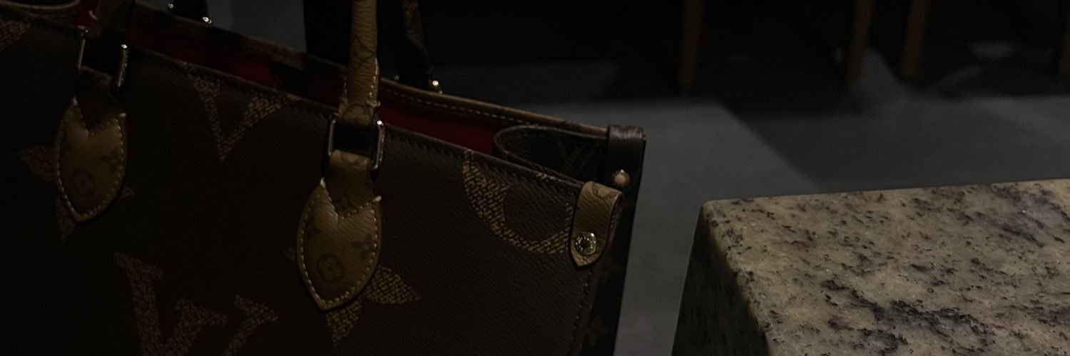 _carolinecronin's profile banner image