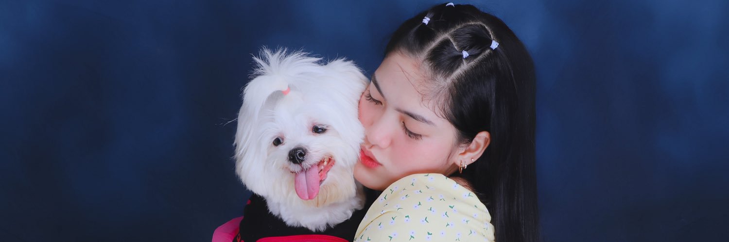 julieaaane's profile banner image