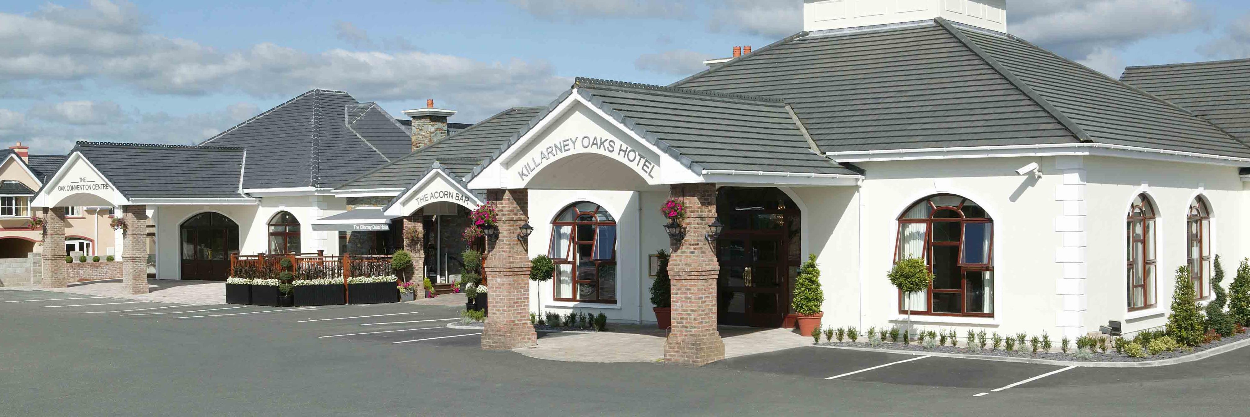Killarney Oaks Hotel banner