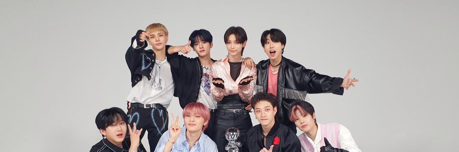 vvogeless's profile banner image