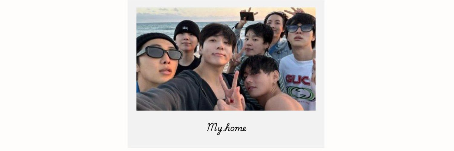 ✩⁷ seeing bts d-10 banner