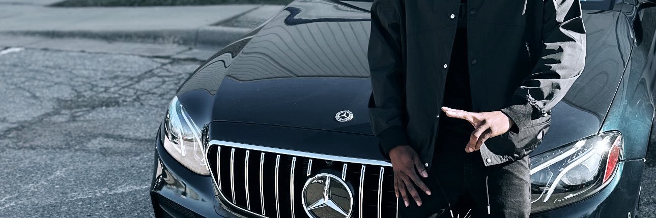 Moneie4's profile banner image