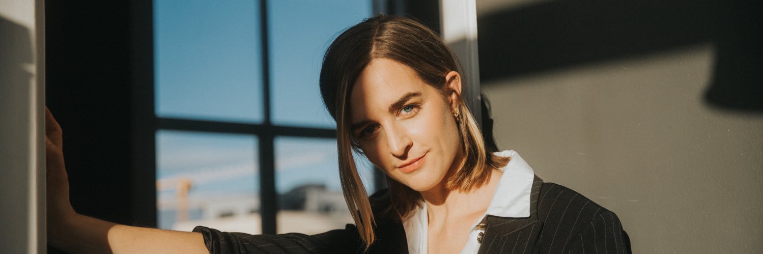 inehoem's profile banner image